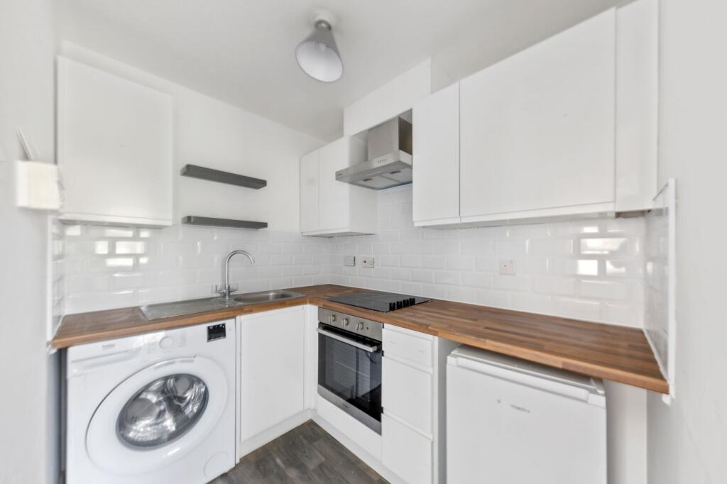 Apartment in Warrington, Lane Ends, Great Sankey - View 4