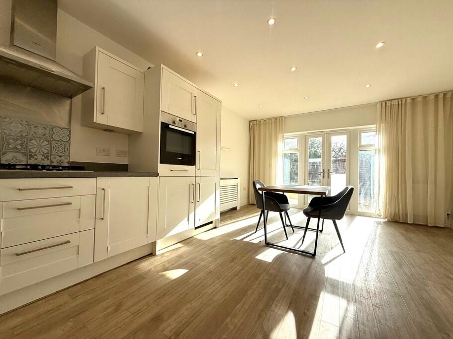 House in Milton Keynes, Whitehouse - View 4