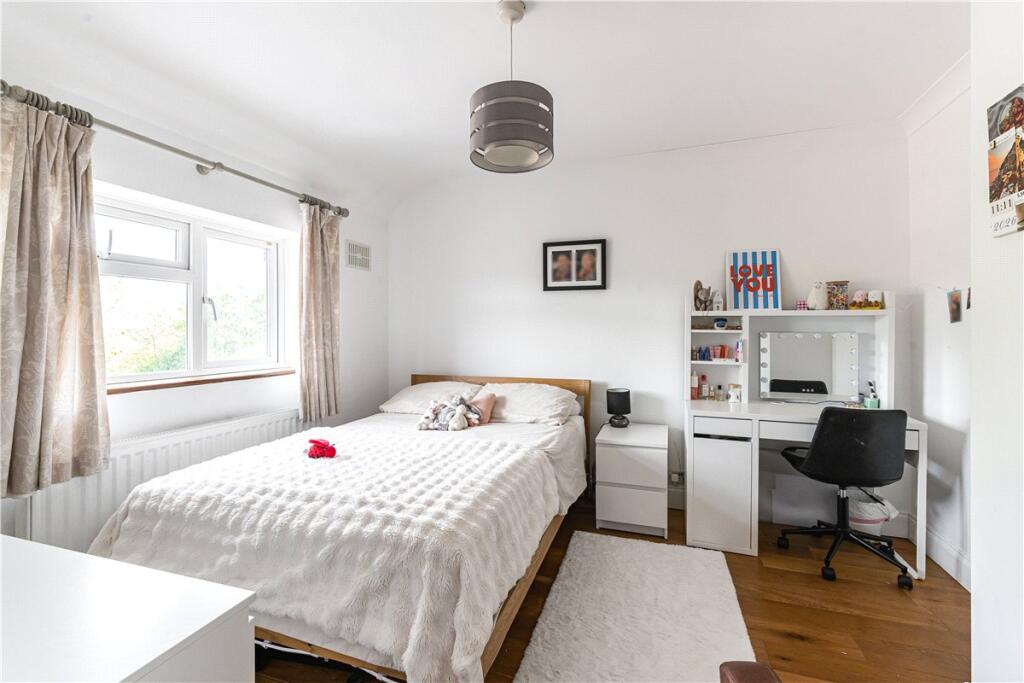 House in Bromley - More