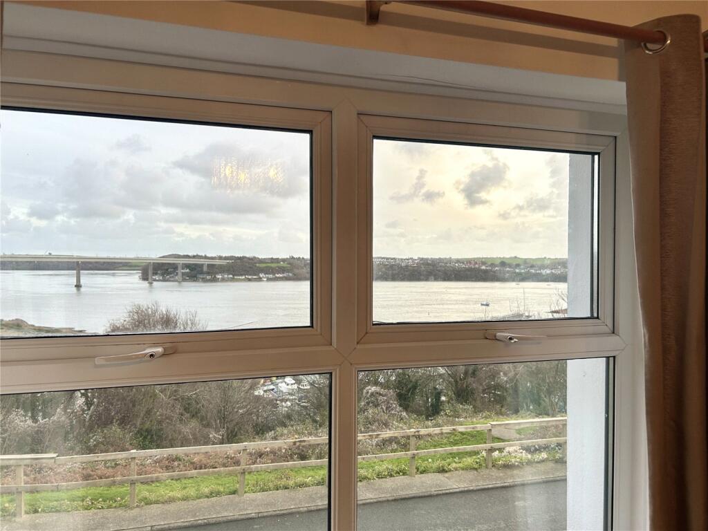 House in Neyland, Pembrokeshire - More