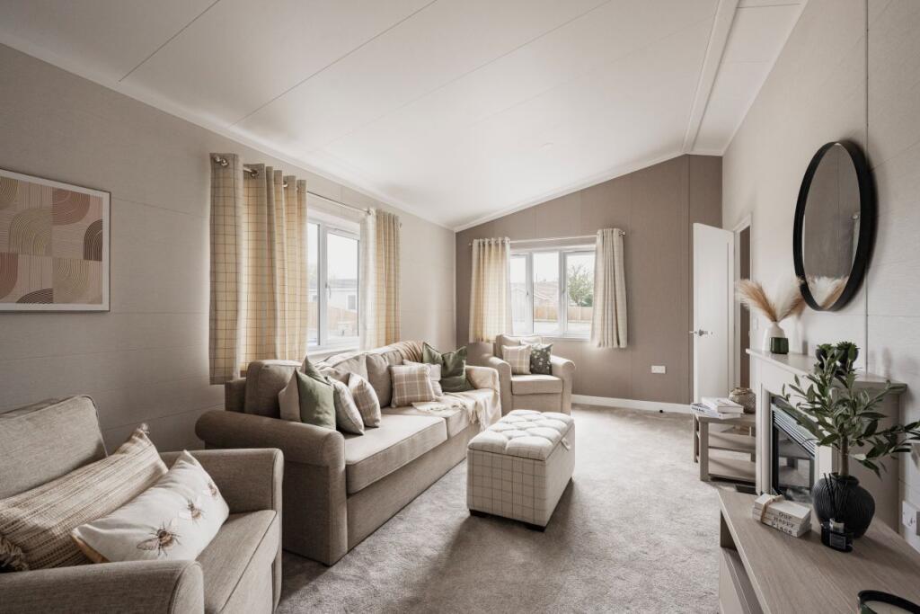 Sunseeker Cotswold, Belton Country Park, Stepshort, Belton, Norfolk, NR31 9JS photo 4