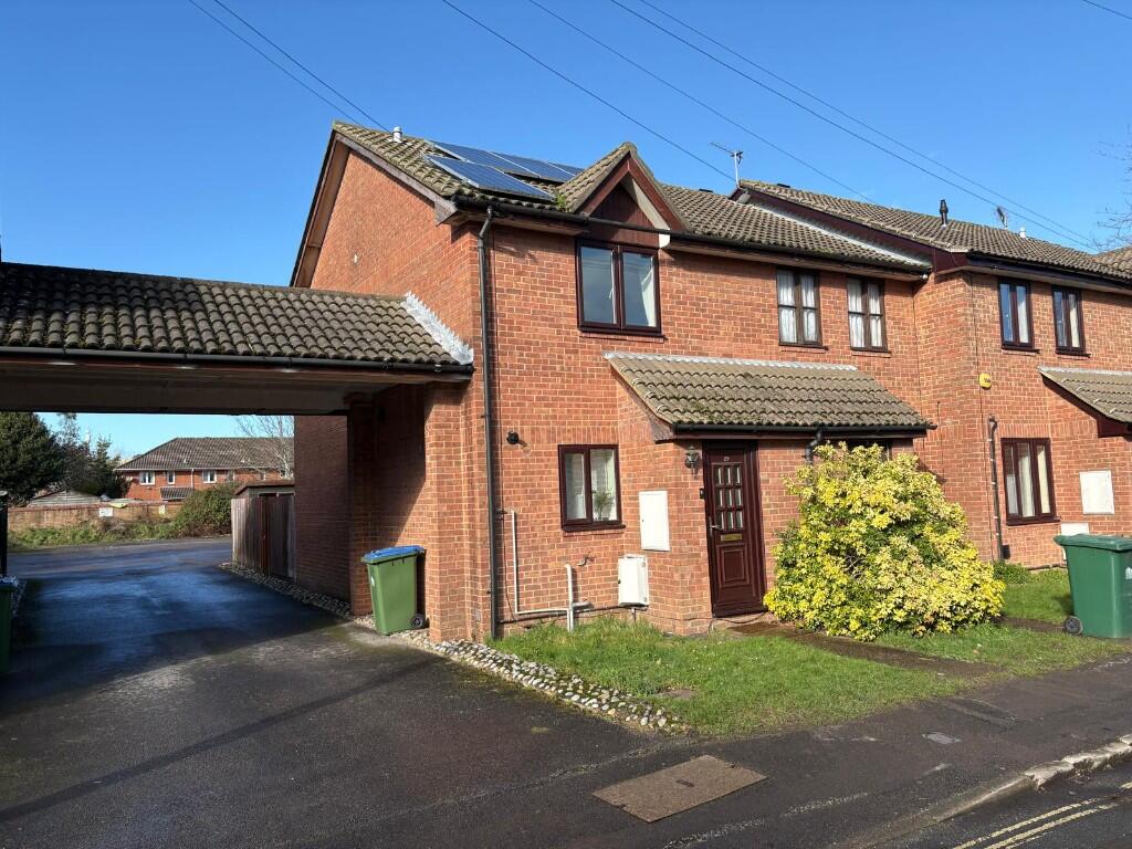 Main image of property: Dundee Road, Southampton, Hampshire, SO17