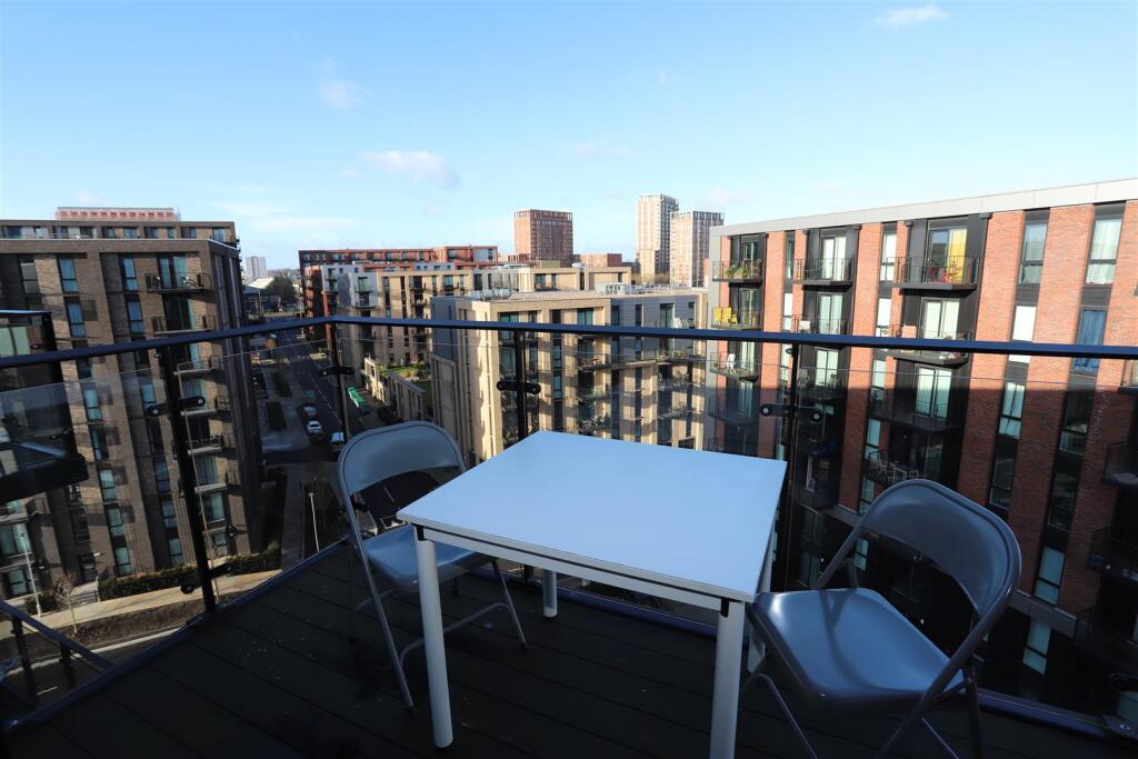 Apartment in Salford, Blackfriars, Lower Broughton - View 3