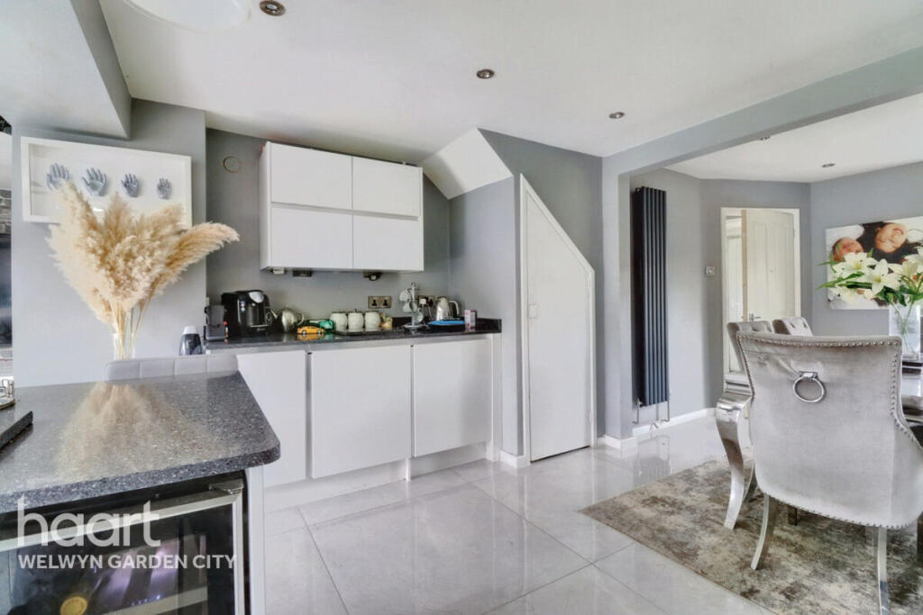 Additional image 13 of Ross Close, Hatfield