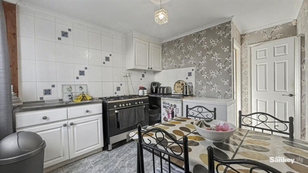 Bailey Crescent, Mansfield, NG19 photo 3