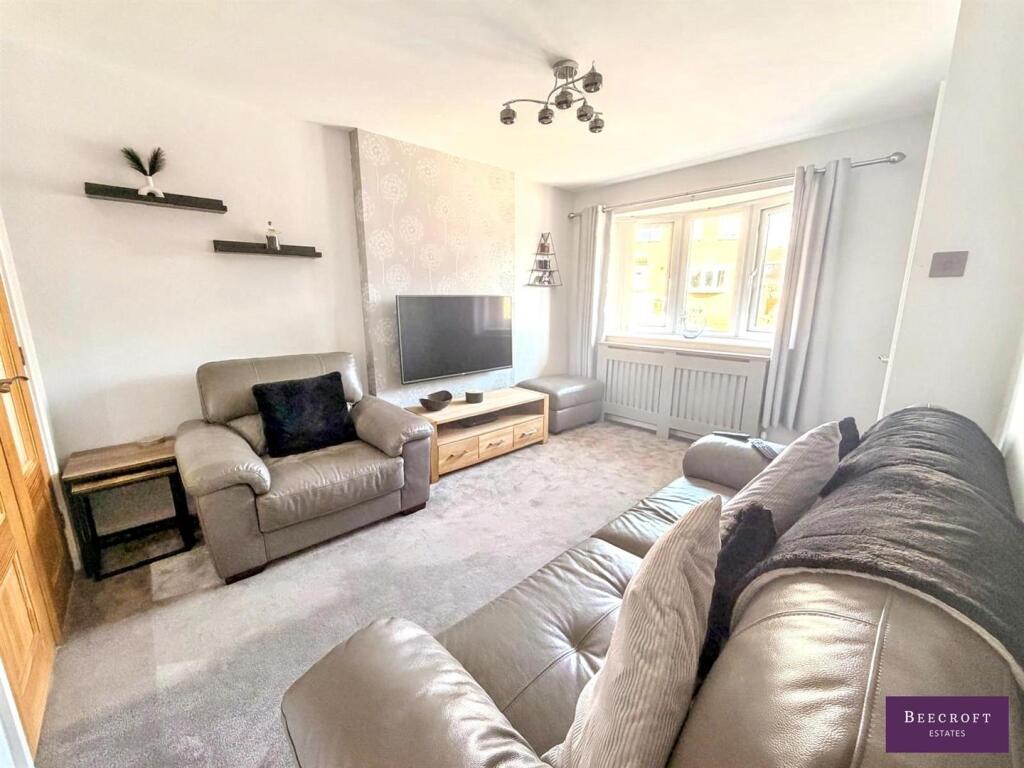 Burntwood Close, Thurnscoe photo 3