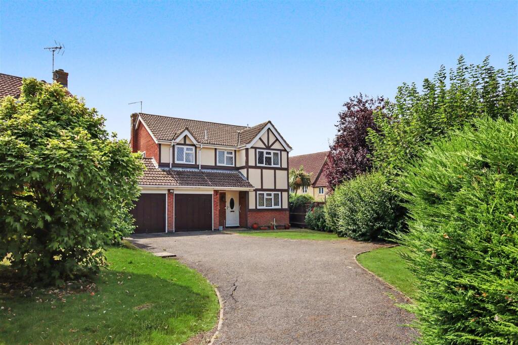 4-bed detached on NN10, Oakpits Way, Rushden, £425,000