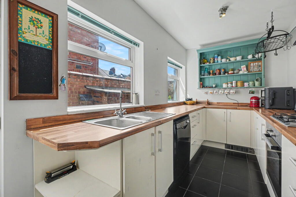 House in Northampton, West Northamptonshire - View 4