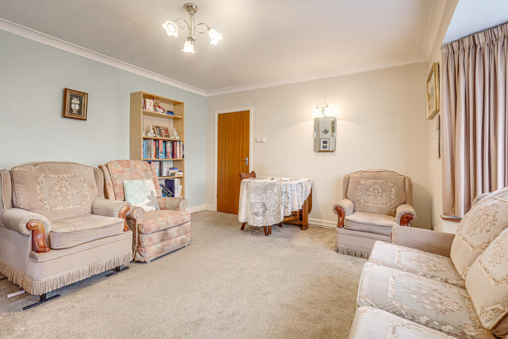 Elmsleigh Drive, Leigh-on-sea, SS9 photo 4