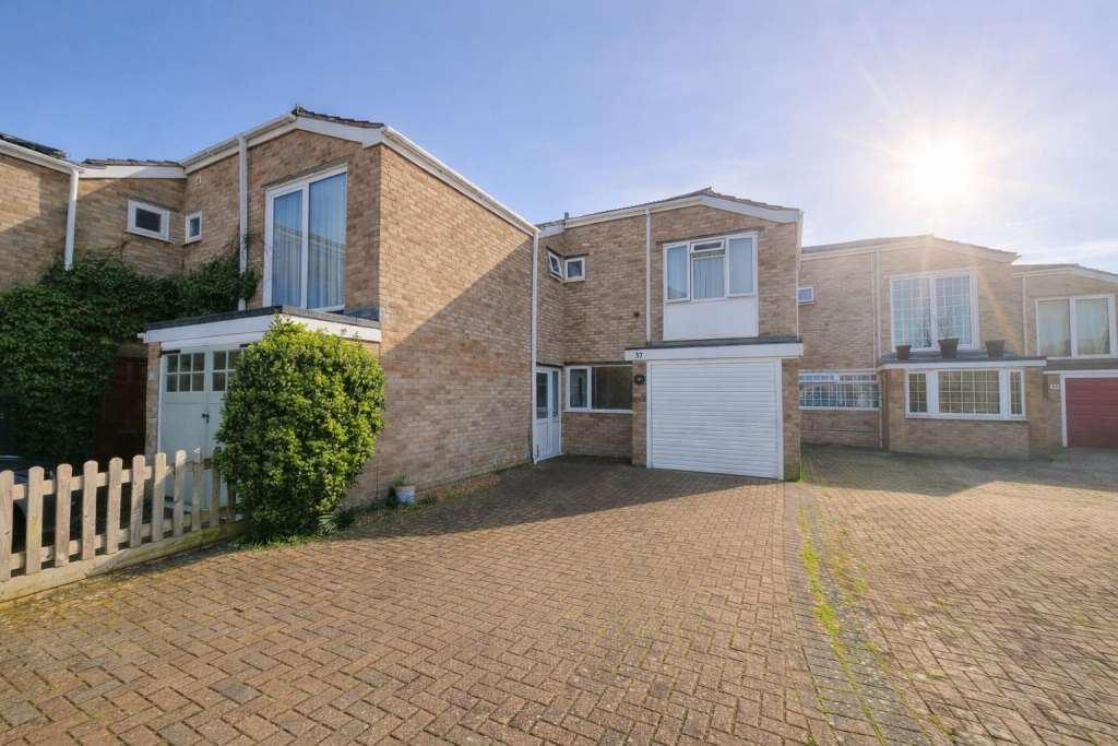Main image of property: Gale Moor Avenue, Alverstoke, Gosport