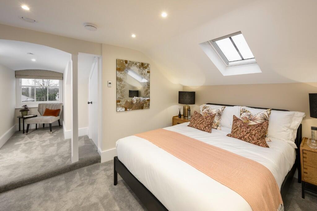 Main image of property: Oakhill, 
Tonbridge Road, 
Hildenborough, 
TN11 9EW
