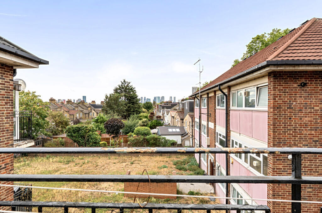 Apartment in London, West Ham - View 4