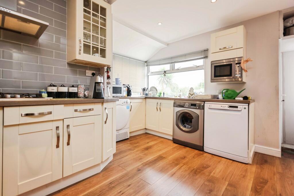 House in Birmingham, West Midlands - More