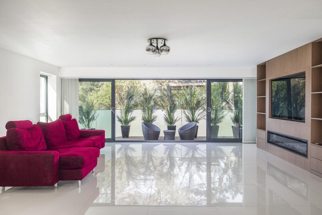 Additional image 7 of De Redvers Road, Poole, 