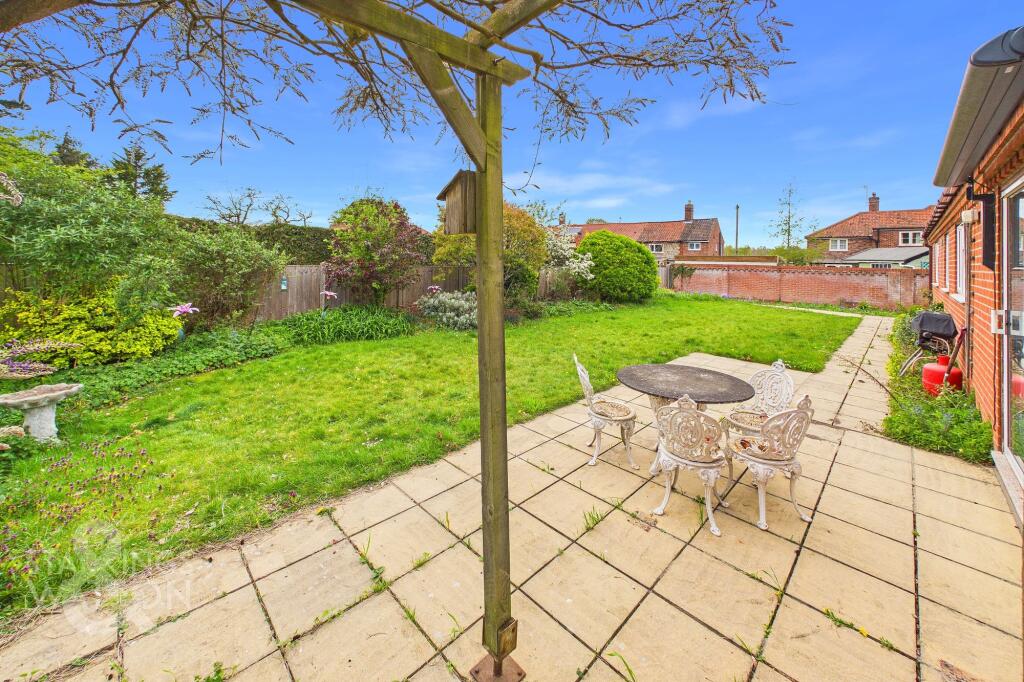 Walpole Close, Broome, Bungay photo 2