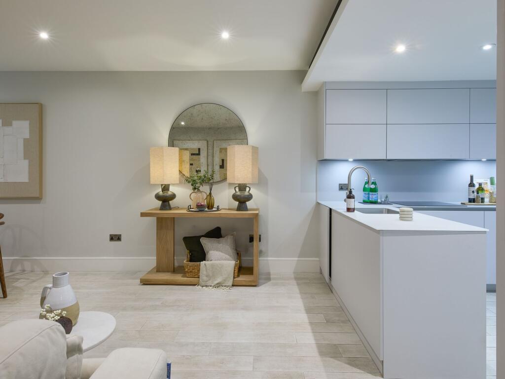 Apartment in London - View 5