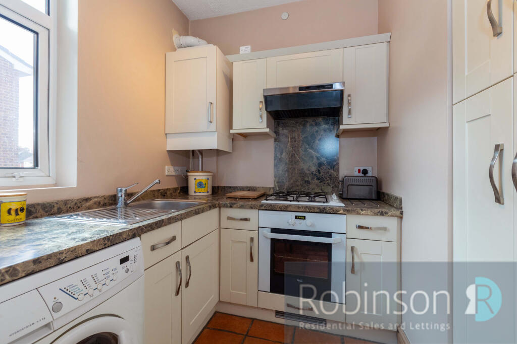 Apartment in Maidenhead, St Marks - More