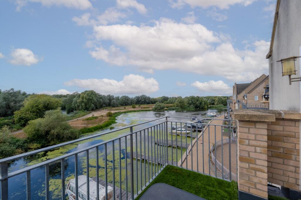 Wren Walk, Eynesbury, St. Neots, Cambs PE19 2GE photo 4