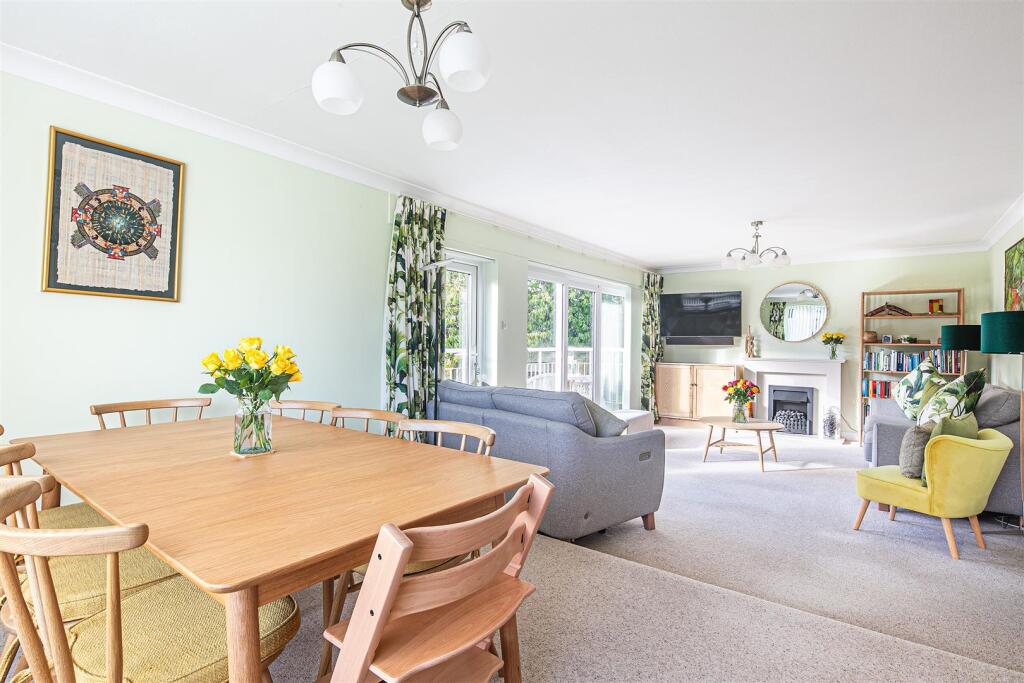 Apartment in Sheffield, South Yorkshire - View 3