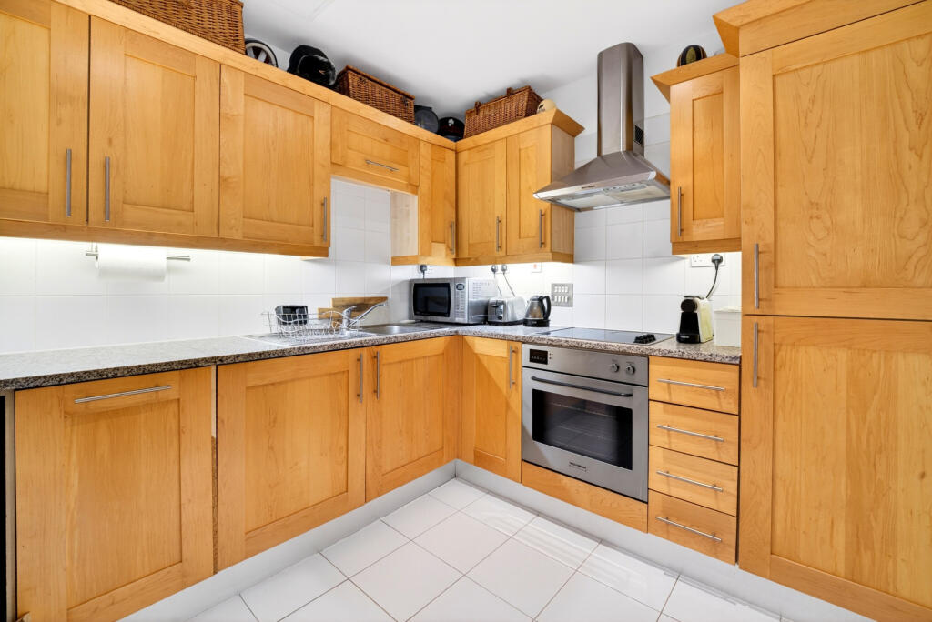 Whitehouse Apartments, 9 Belvedere Road, London, SE1 - View 4
