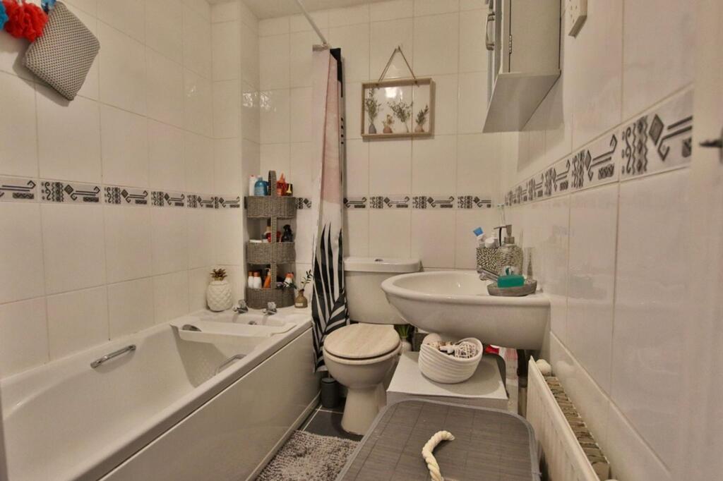 Apartment in Worcester, Worcestershire - More