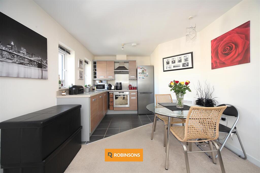 Apartment in Dunstable, Central Bedfordshire - View 4