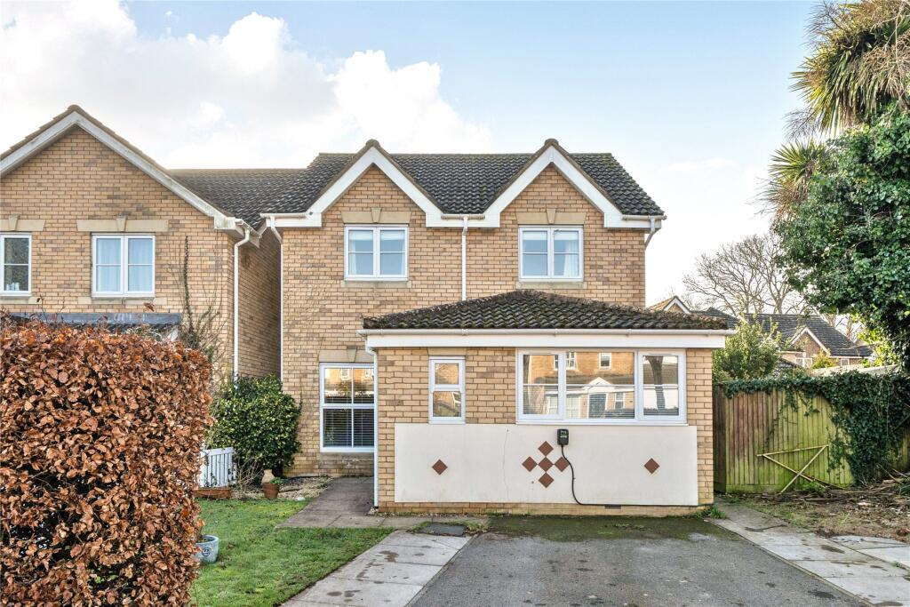 Main image of property: Earlswood Park, New Milton, Hampshire, BH25