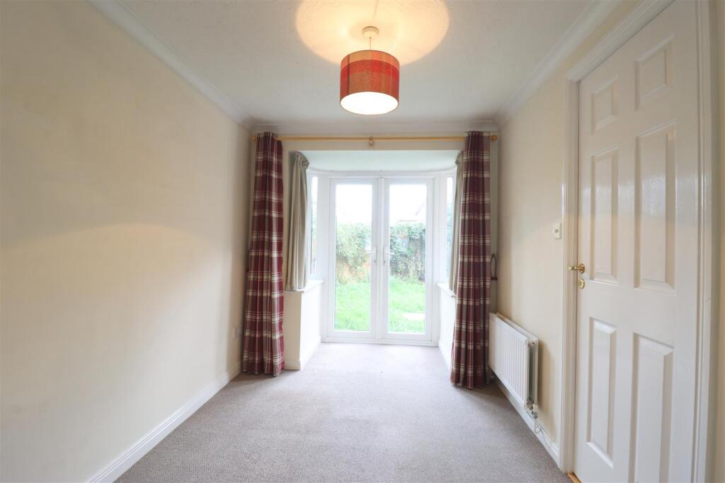 House in Burton Latimer - View 5