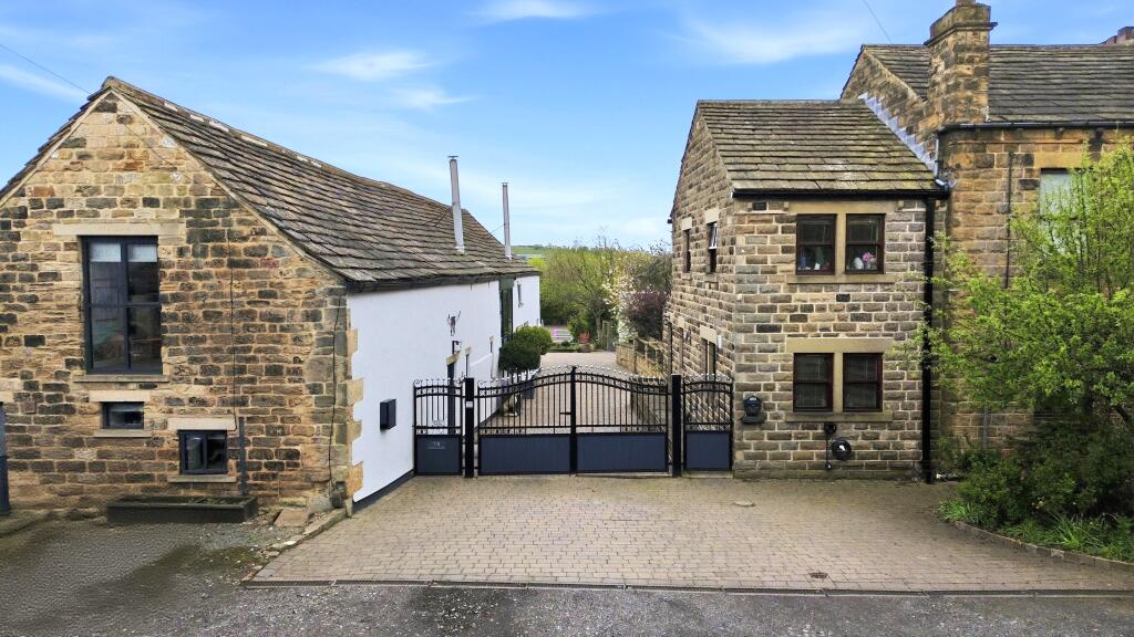 Main image of property: Ings Hall Farm, Leeds, LS12