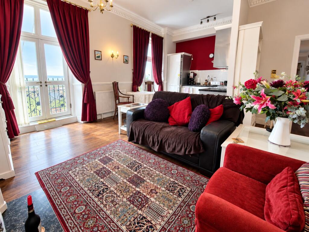 Apartment in Southampton - View 4