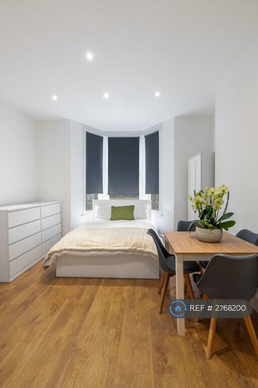 Main image of property: Raleigh Rd, London, N8