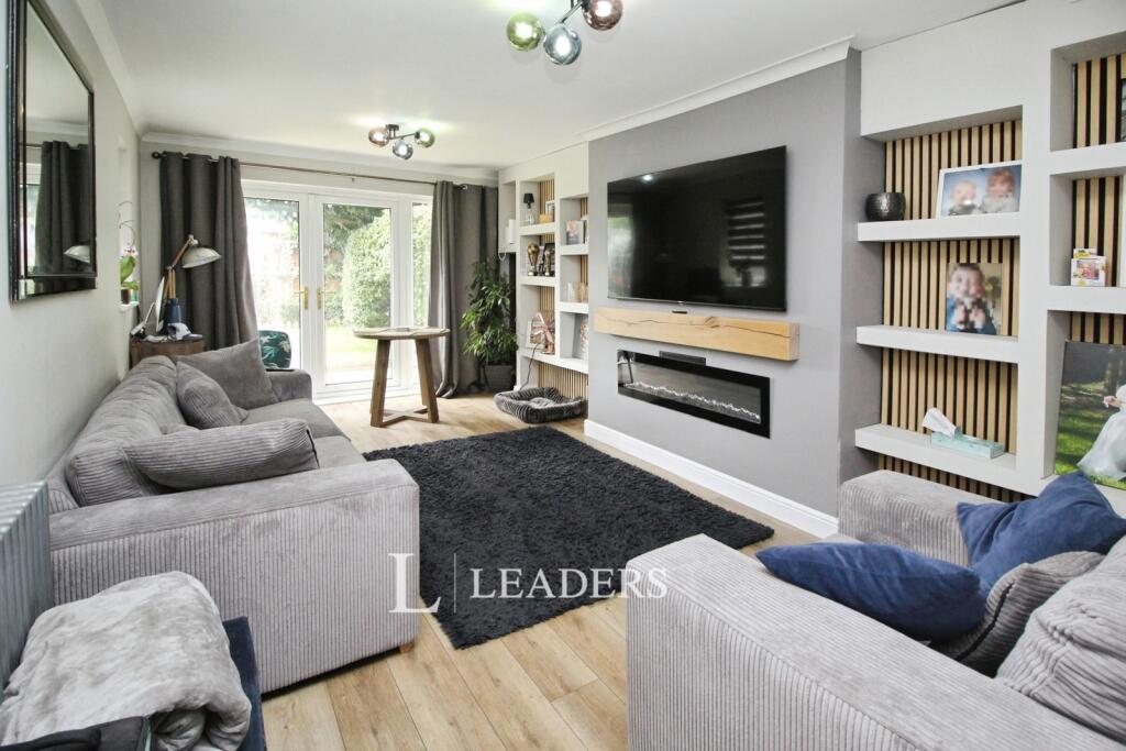 House in Milton Keynes, Great Linford - View 3