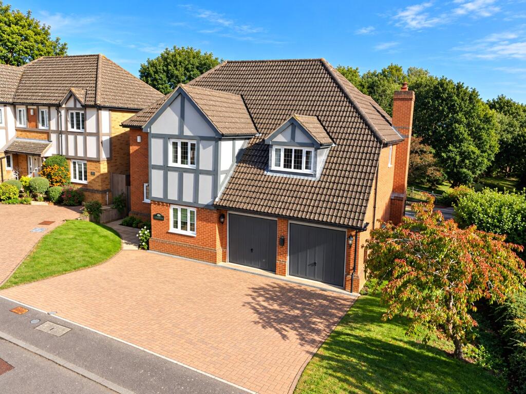 House in Toddington, Central Bedfordshire - View 3