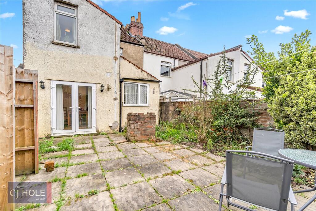 5 bedroom semi-detached house for rent