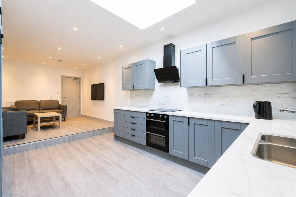 House in Birmingham, Bournbrook - More