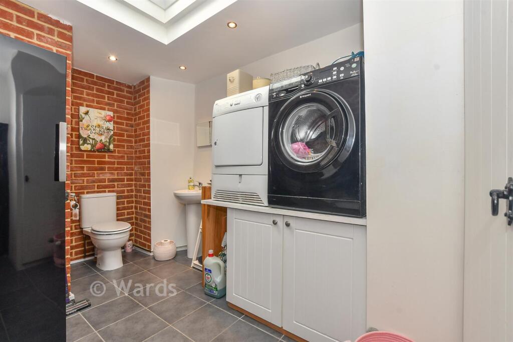 House in Maidstone, Yalding - View 5