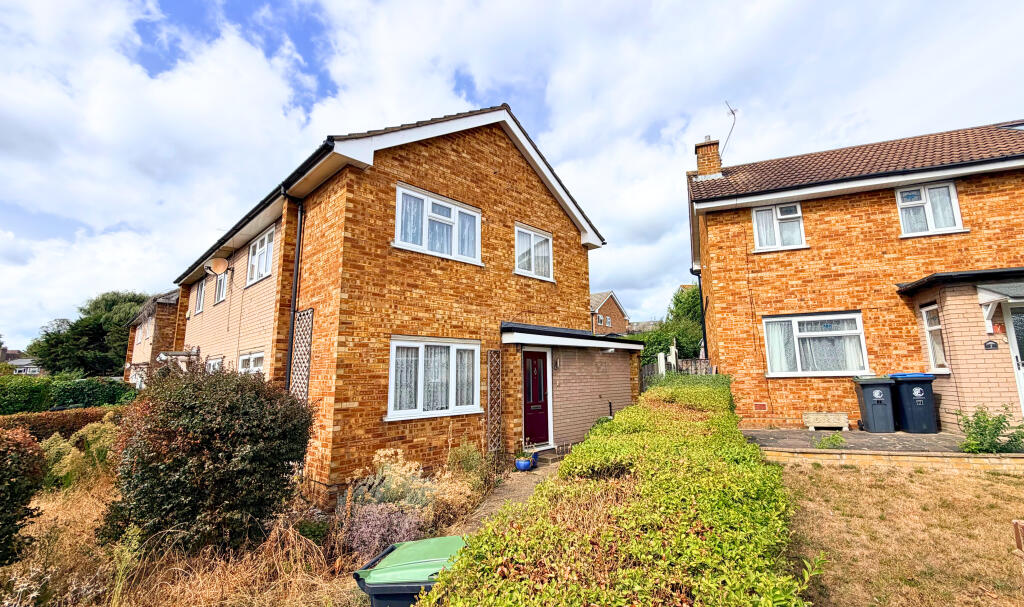 House in Epping Forest, Loughton - More