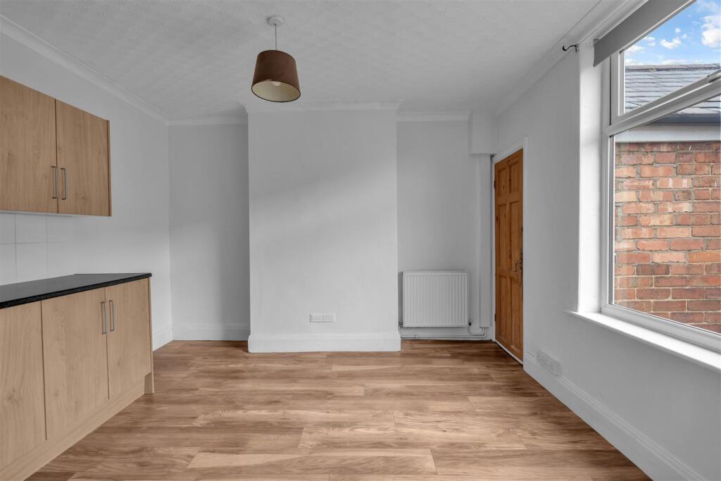 House in Doncaster - View 4