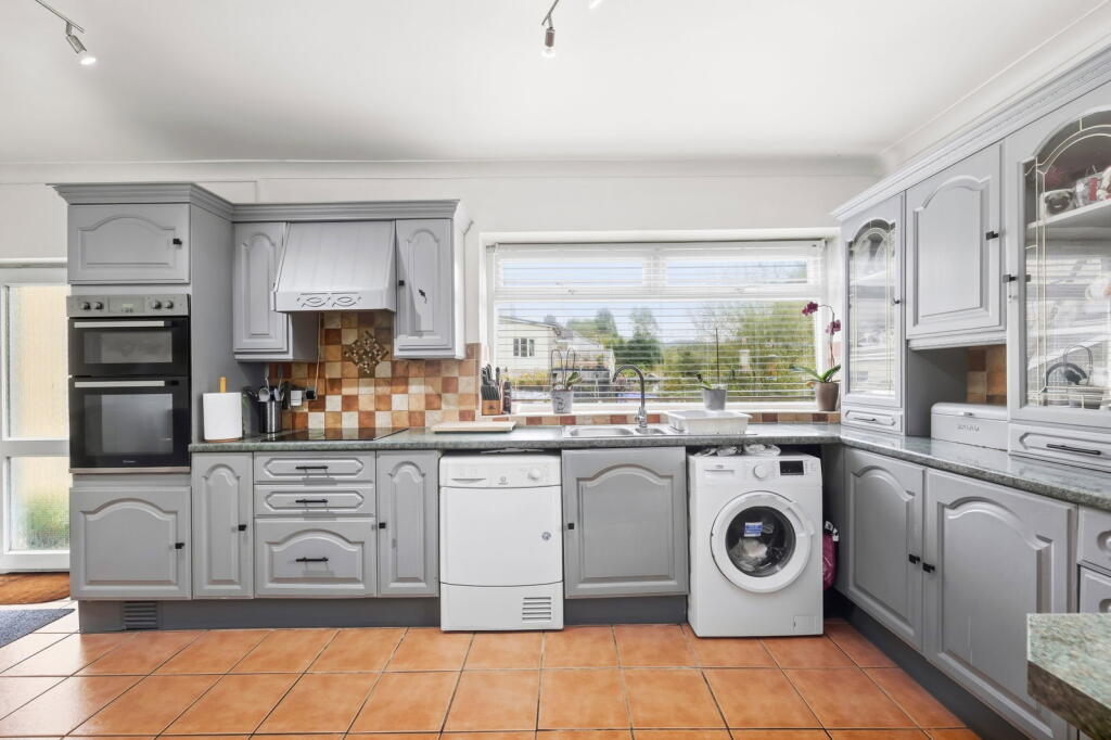 House in Abercraf, Ystradgynlais - More
