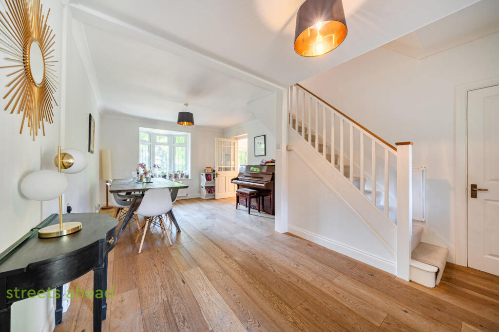 House in Croydon - View 4