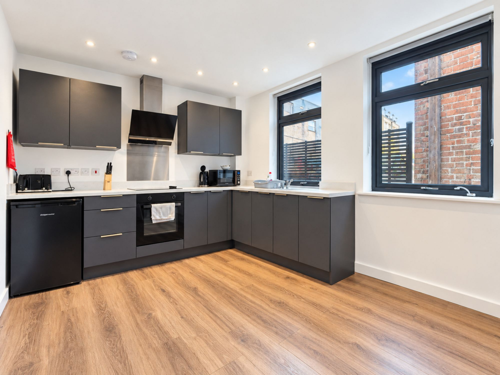 Apartment in Swindon, Lakeside, South Swindon - View 3