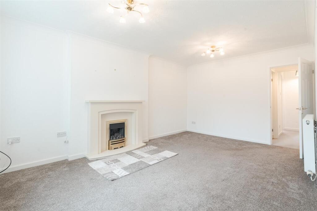 House in Lancaster, Dalton Town with Newton - View 3