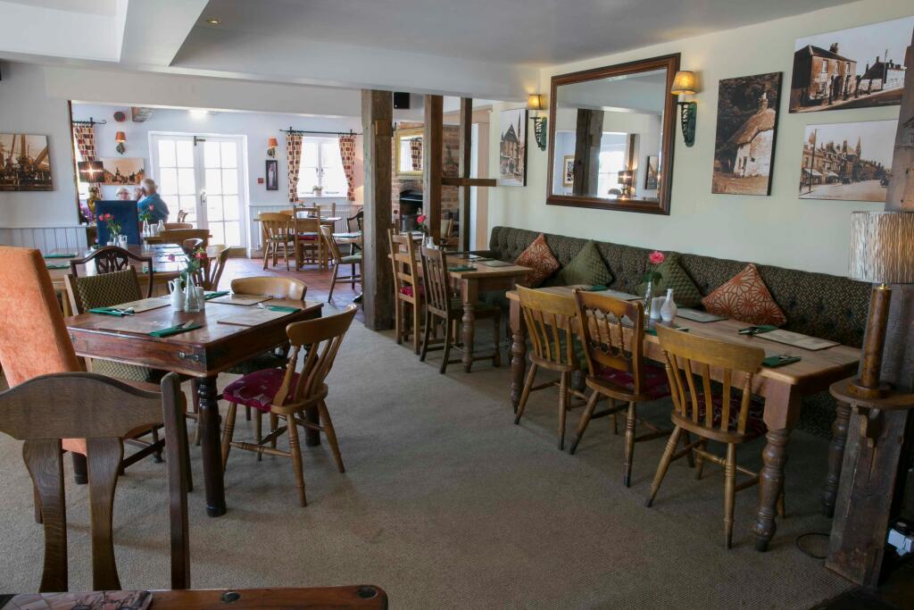 The Kings Arms Stoborough (1)-(ZF-1699-14561-1-034).jpg