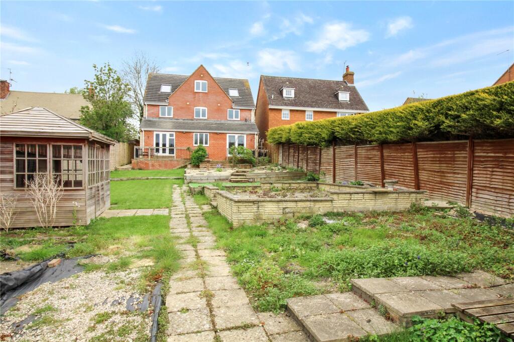 Churchway, Blunsdon, Swindon, Wiltshire, SN26 photo 2