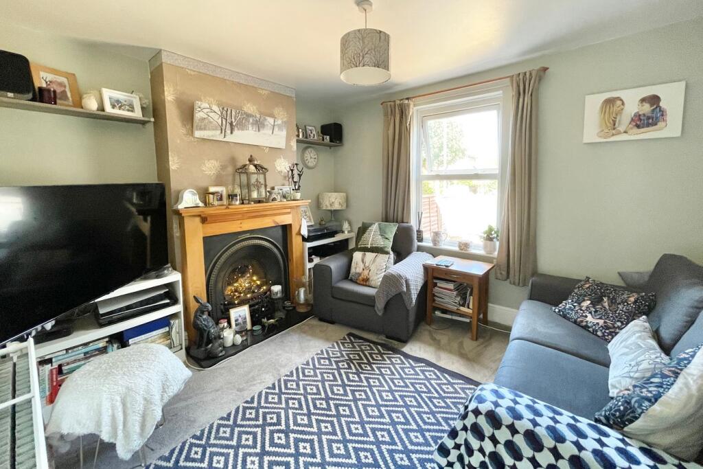 House in Surrey Heath, Surrey - More