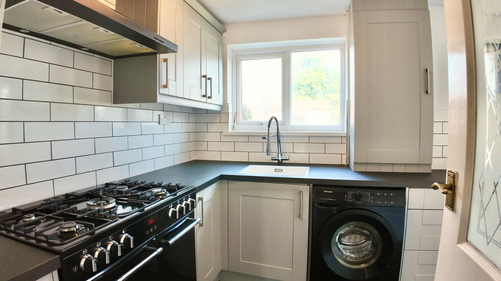 House in Blackwood, Caerphilly - More