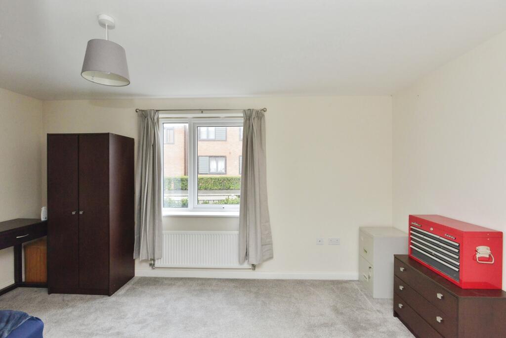 384, Fen Street, Brooklands, Milton Keynes, Buckinghamshire, MK10 photo 4