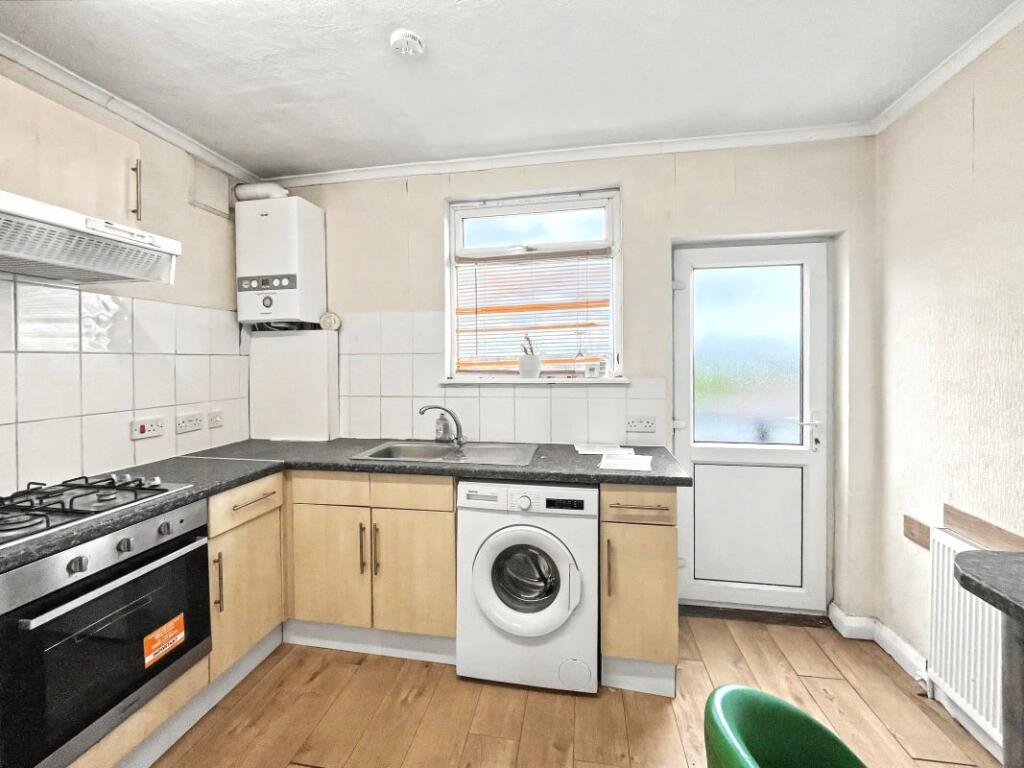 Apartment in London, Worcester Park - View 5
