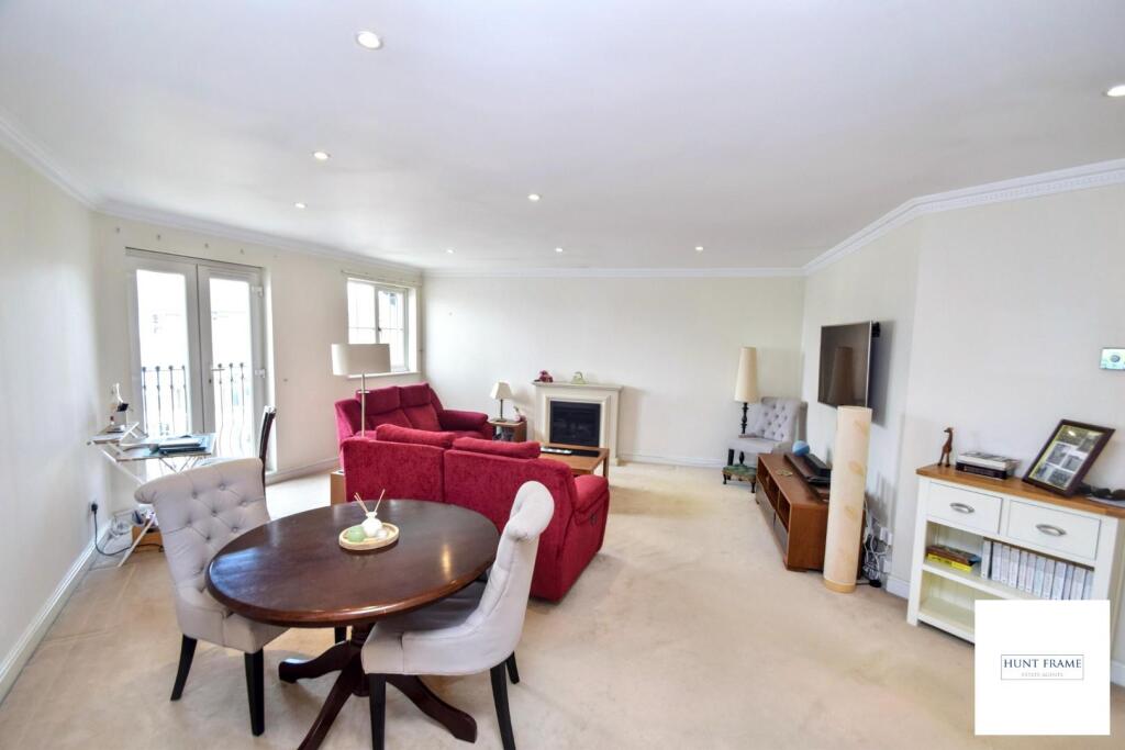Apartment in Eastbourne, East Sussex - View 5