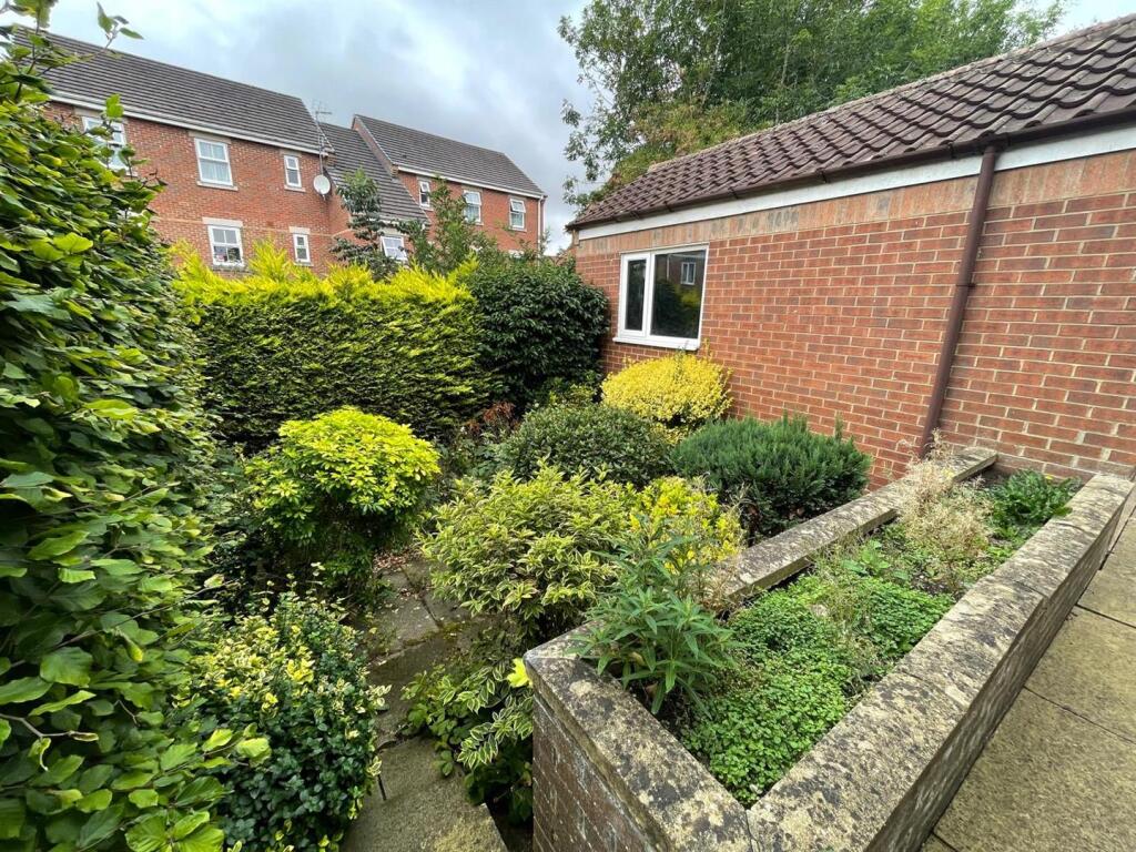 28 Bishopsgarth, Springwell Lane, Northallerton, North Yorkshire DL7 8QU photo 3